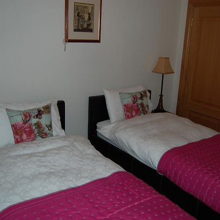 Lomond Castle Apartment Balloch Szoba fotó
